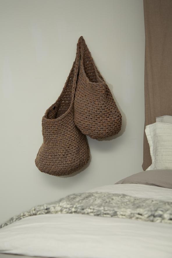 hanging_basket_brown_wall