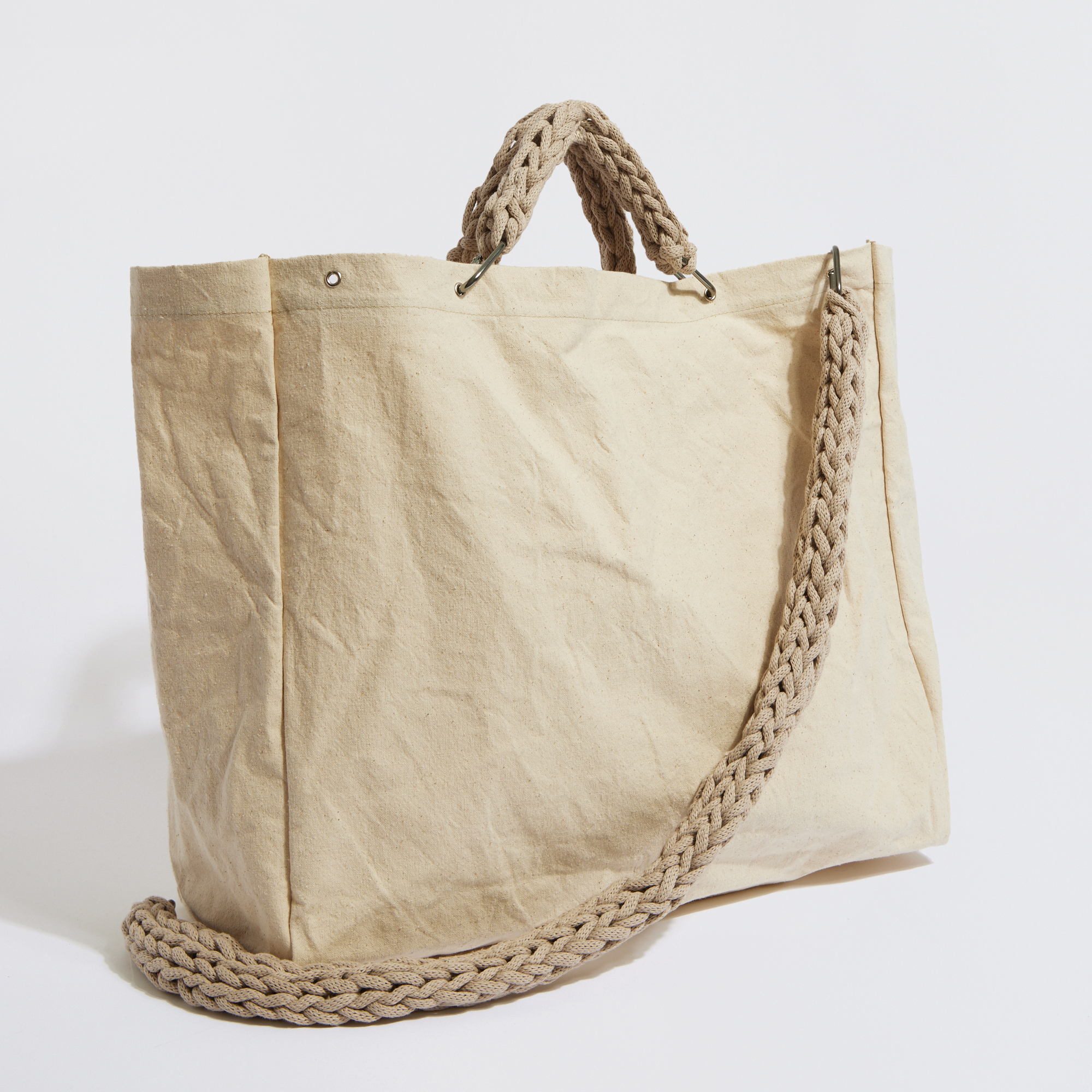 mama-canvas-gym-angle1_e