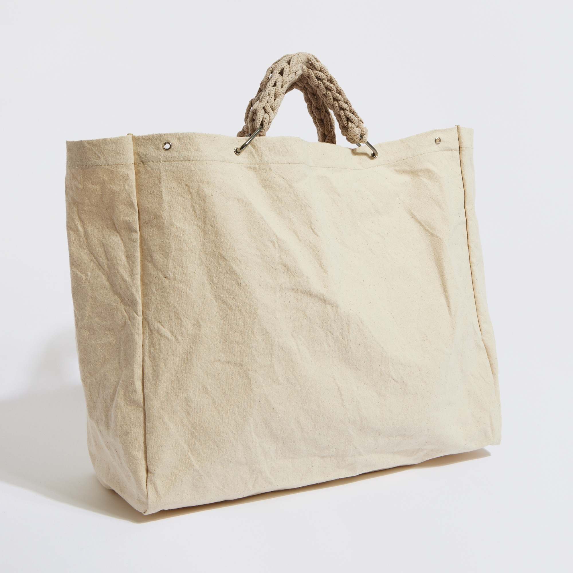 mama-canvas-gym-angle_e